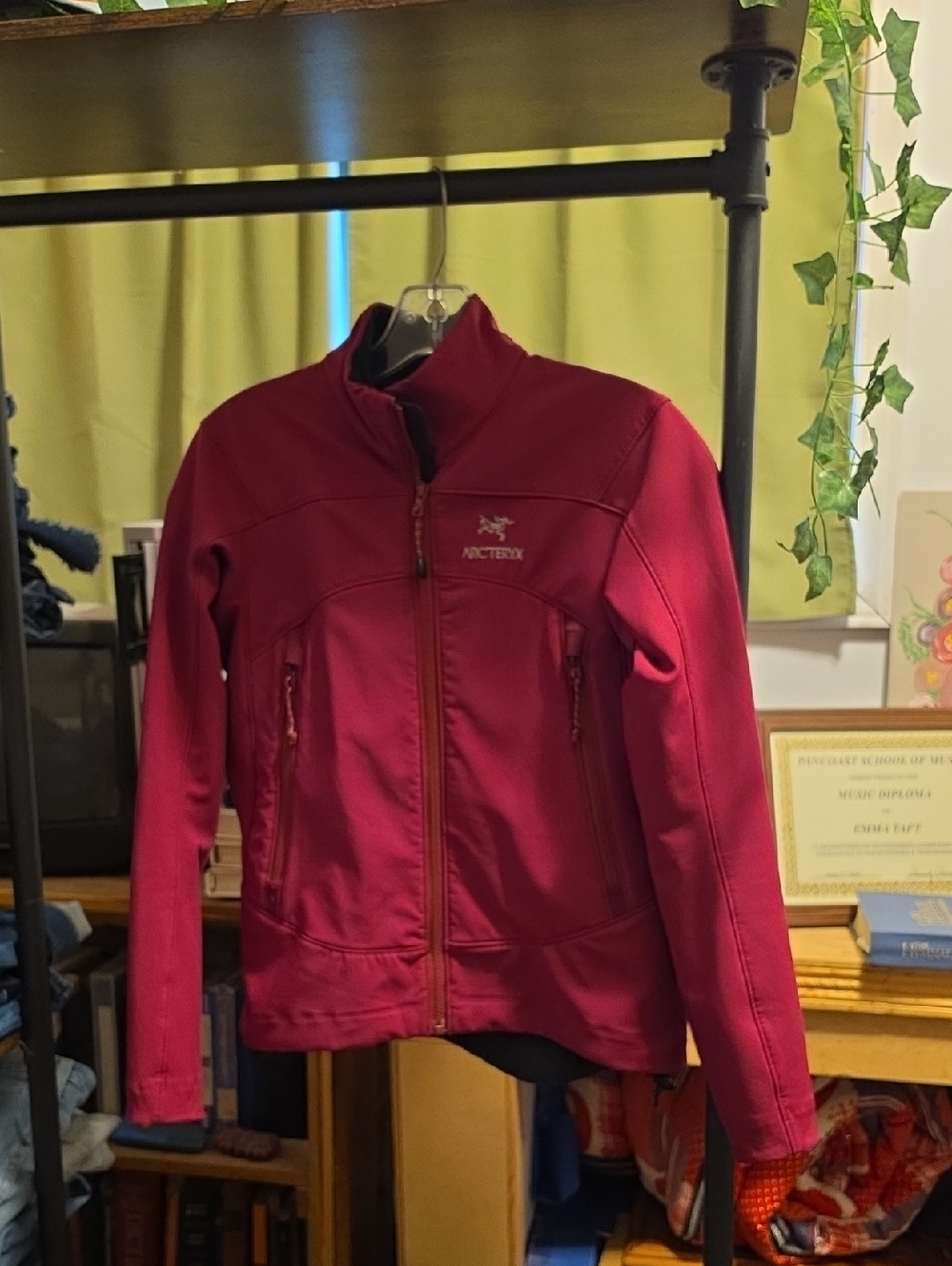 Arc'teryx Women's Raspberry Softshell Jacket - Zip Front